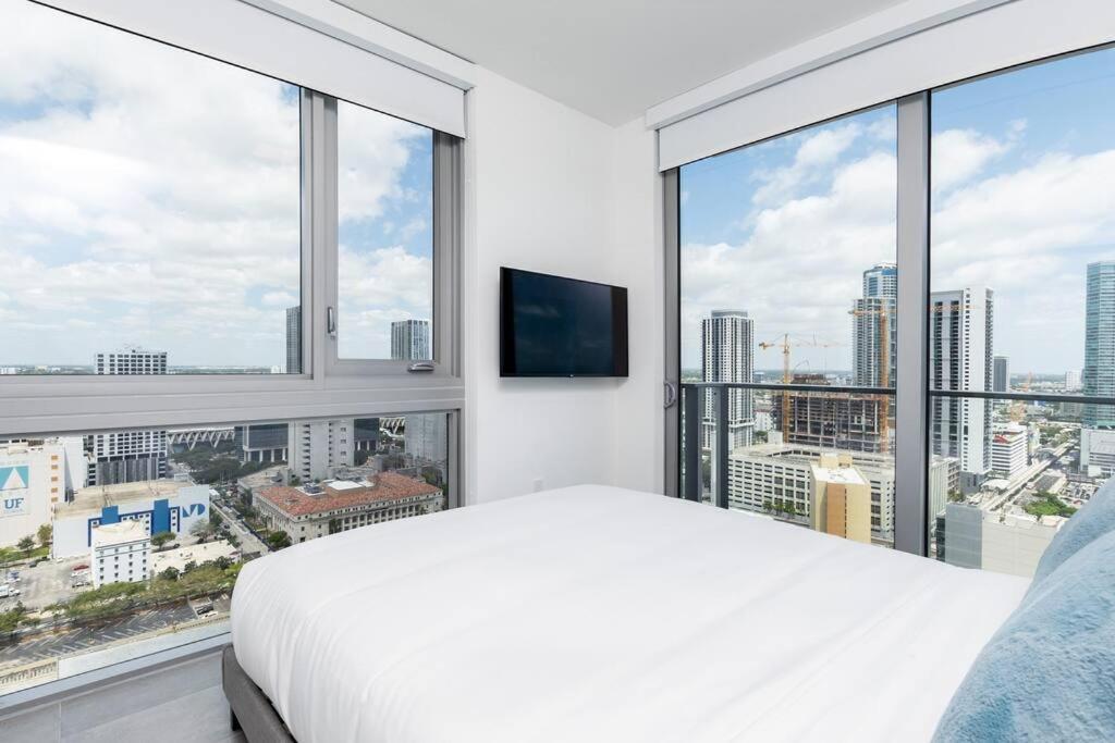 Amazing 2 Bedroom 30Th Floor Downtown Free Parking Miami Esterno foto